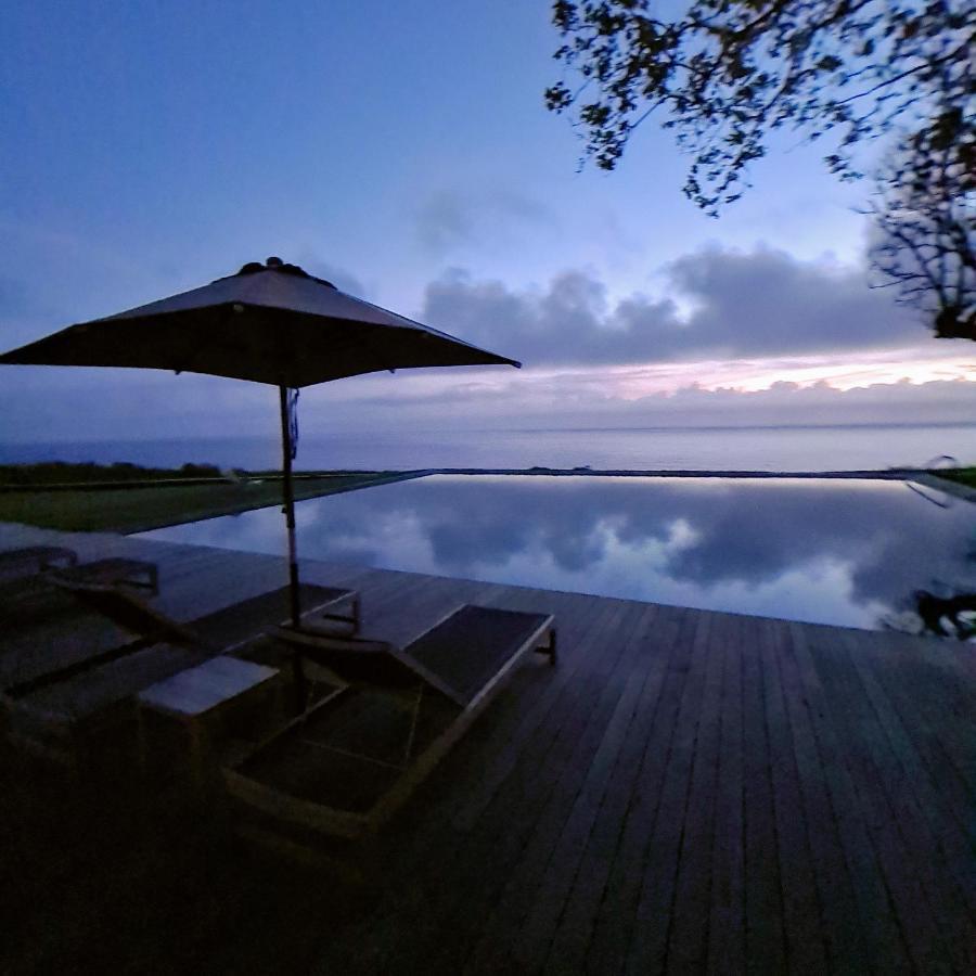 Sensi Azores Nature And Spa Ginetes Bagian luar foto View of the lake from the hotel